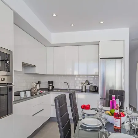 Alana By * 科拉雷侯